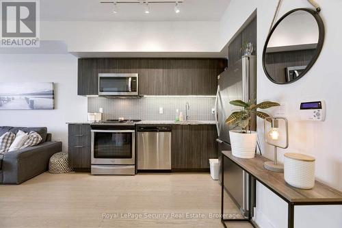 1915 - 30 Shore Breeze Drive, Toronto, ON - Indoor Photo Showing Kitchen