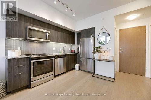 1915 - 30 Shore Breeze Drive, Toronto, ON - Indoor Photo Showing Kitchen With Upgraded Kitchen