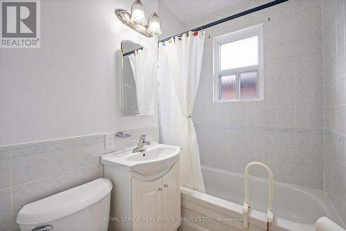 133 Cordella Avenue, Toronto, ON - Indoor Photo Showing Bathroom