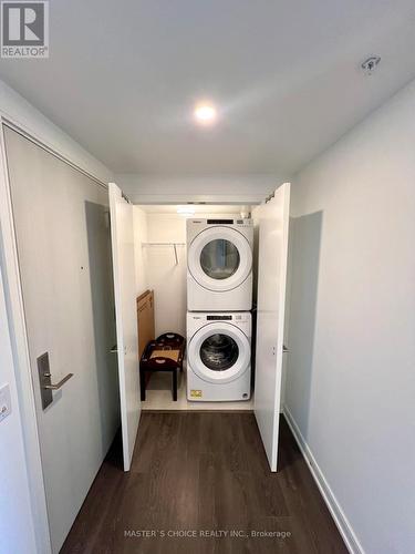 804 - 30 Samuel Wood Way, Toronto, ON - Indoor Photo Showing Laundry Room