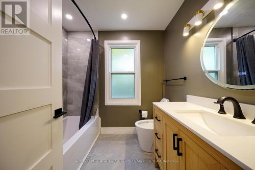 1473 Sixth Line, Oakville, ON - Indoor Photo Showing Bathroom