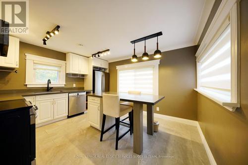 1473 Sixth Line, Oakville, ON - Indoor Photo Showing Kitchen