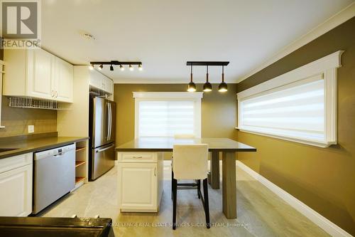 1473 Sixth Line, Oakville, ON - Indoor Photo Showing Kitchen