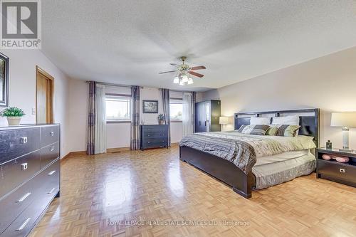 2627 Comet Court, Mississauga, ON - Indoor Photo Showing Bedroom