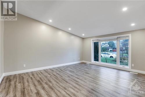 48 Burnetts Grove Circle, Nepean, ON - Indoor Photo Showing Other Room