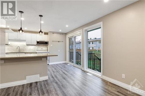 48 Burnetts Grove Circle, Nepean, ON - Indoor Photo Showing Kitchen