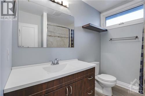 48 Burnetts Grove Circle, Nepean, ON - Indoor Photo Showing Bathroom