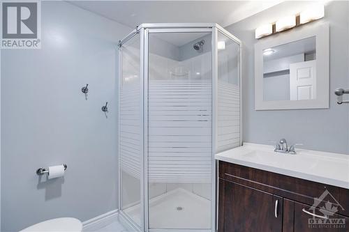 48 Burnetts Grove Circle, Nepean, ON - Indoor Photo Showing Bathroom