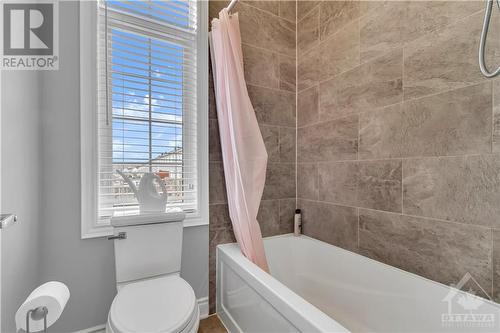 634 Silver Spruce Way, Ottawa, ON - Indoor Photo Showing Bathroom