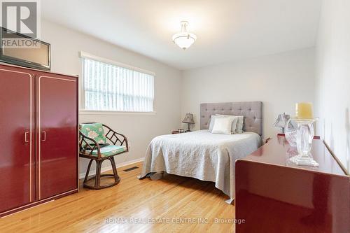 38 Basildon Crescent, Brampton, ON - Indoor Photo Showing Bedroom