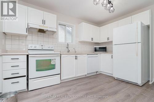 38 Eastview Crescent, Orangeville, ON - Indoor Photo Showing Kitchen