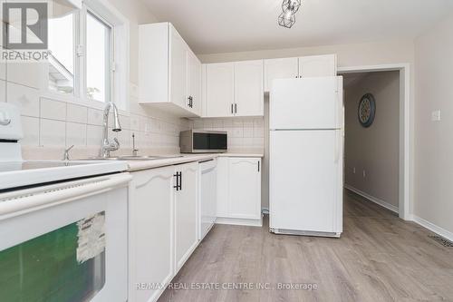 38 Eastview Crescent, Orangeville, ON - Indoor Photo Showing Kitchen