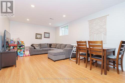 38 Eastview Crescent, Orangeville, ON - Indoor Photo Showing Living Room