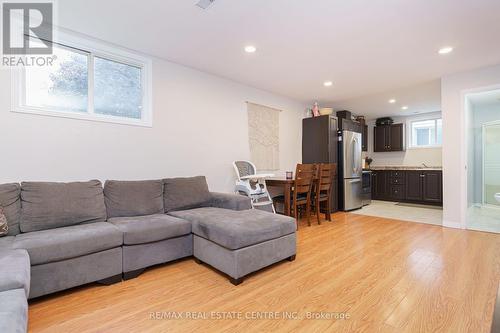 38 Eastview Crescent, Orangeville, ON - Indoor Photo Showing Living Room