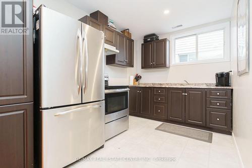 38 Eastview Crescent, Orangeville, ON - Indoor Photo Showing Kitchen