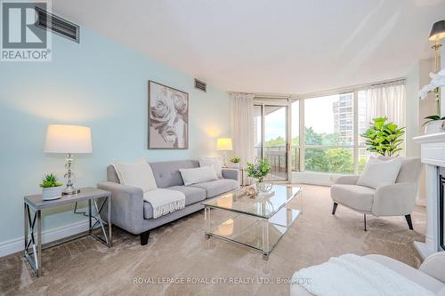 406 - 55 Kingsbridge Garden Circle, Mississauga, ON - Indoor Photo Showing Living Room