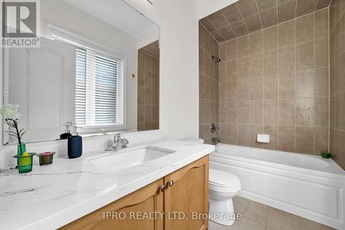 46 Angelgate Road, Brampton, ON - Indoor Photo Showing Bathroom