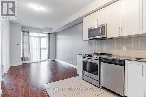 806 - 840 Queens Plate Drive, Toronto, ON - Indoor Photo Showing Kitchen