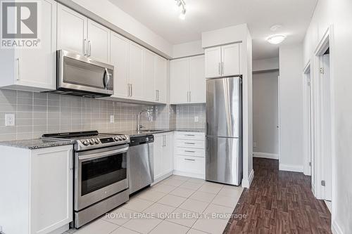 806 - 840 Queens Plate Drive, Toronto, ON - Indoor Photo Showing Kitchen With Upgraded Kitchen