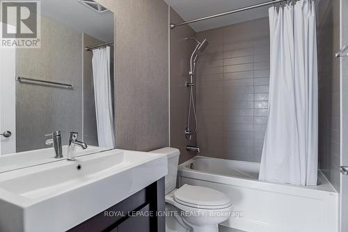 806 - 840 Queens Plate Drive, Toronto, ON - Indoor Photo Showing Bathroom