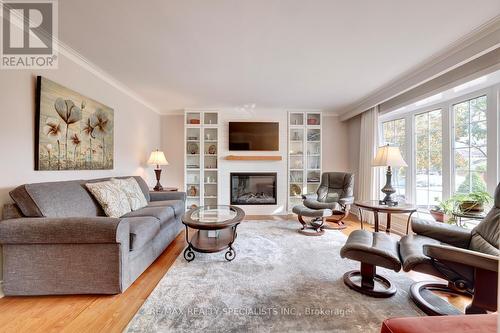 2208 Waycross Crescent, Mississauga, ON - Indoor Photo Showing Living Room With Fireplace