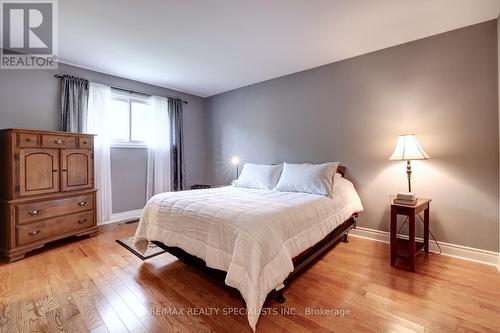 2208 Waycross Crescent, Mississauga, ON - Indoor Photo Showing Bedroom