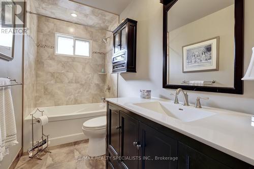 2208 Waycross Crescent, Mississauga, ON - Indoor Photo Showing Bathroom