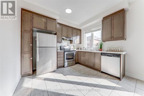 21 Fusilier Drive, Toronto, ON - Indoor Photo Showing Kitchen