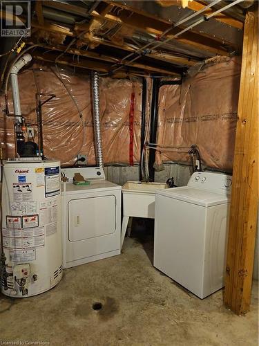 105 Activa Avenue, Kitchener, ON - Indoor Photo Showing Laundry Room