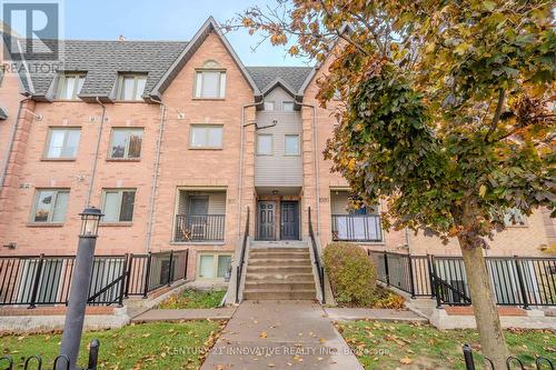 1006 - 75 Weldrick Road E, Richmond Hill, ON - Outdoor