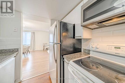 1006 - 75 Weldrick Road E, Richmond Hill, ON - Indoor Photo Showing Kitchen