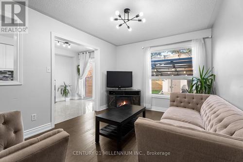 28 Mcgahey Street, New Tecumseth, ON - Indoor Photo Showing Living Room