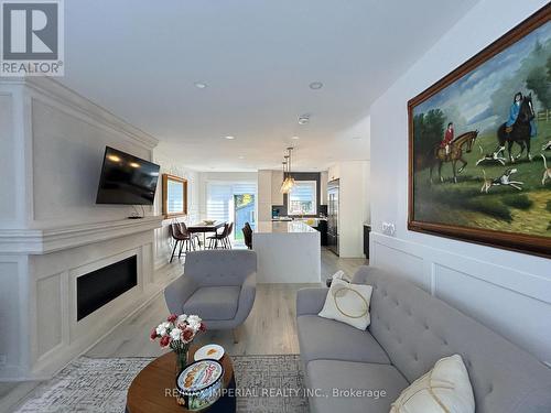 111 Evahill Crescent, Richmond Hill, ON - Indoor Photo Showing Living Room With Fireplace