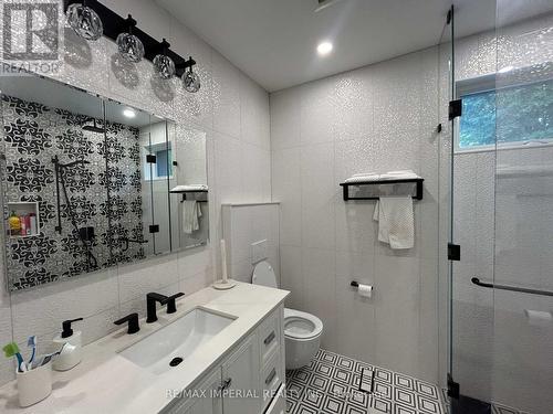 111 Evahill Crescent, Richmond Hill, ON - Indoor Photo Showing Bathroom