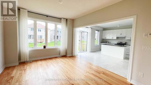 4 Sam Battaglia Crescent, Georgina, ON - Indoor Photo Showing Kitchen