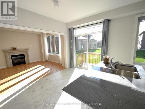 4 Sam Battaglia Crescent, Georgina, ON - Indoor Photo Showing Living Room With Fireplace