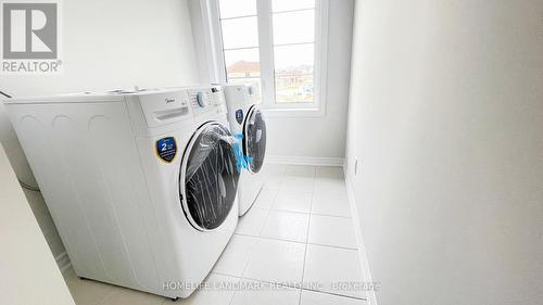 4 Sam Battaglia Crescent, Georgina, ON - Indoor Photo Showing Laundry Room