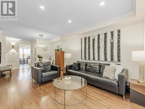 48 Wyatt Lane, Aurora, ON - Indoor Photo Showing Living Room