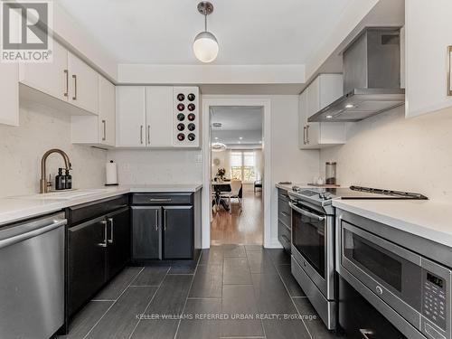 48 Wyatt Lane, Aurora, ON - Indoor Photo Showing Kitchen With Stainless Steel Kitchen With Upgraded Kitchen