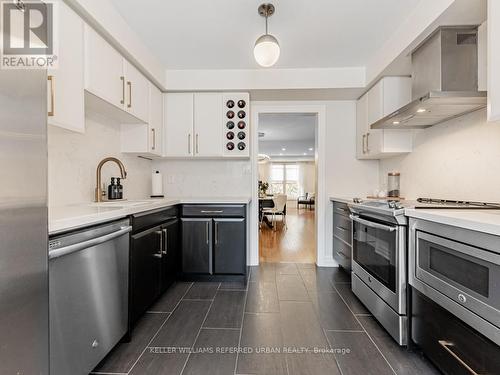 48 Wyatt Lane, Aurora, ON - Indoor Photo Showing Kitchen With Stainless Steel Kitchen With Upgraded Kitchen