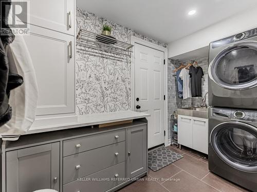 48 Wyatt Lane, Aurora, ON - Indoor Photo Showing Laundry Room