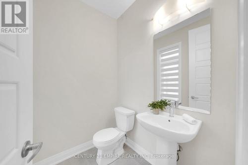 210 Ferragine Crescent, Bradford West Gwillimbury, ON - Indoor Photo Showing Bathroom