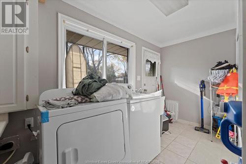 2725 Buckingham Drive, Windsor, ON - Indoor Photo Showing Laundry Room