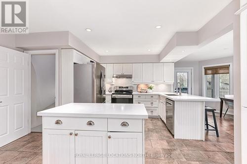 12 Smart Court, Collingwood, ON - Indoor Photo Showing Kitchen With Upgraded Kitchen