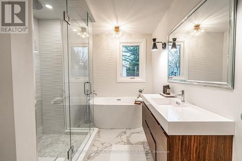 68 Dundonald Street, Barrie, ON - Indoor Photo Showing Bathroom