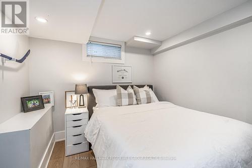 68 Dundonald Street, Barrie, ON - Indoor Photo Showing Bedroom