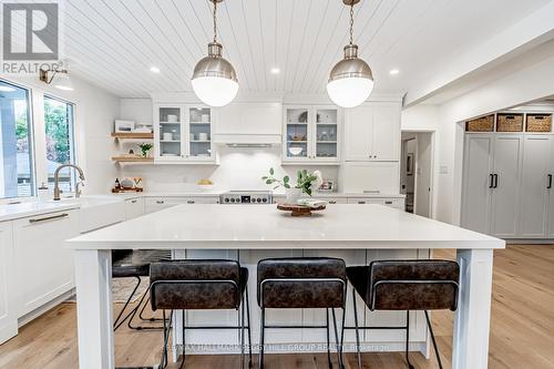 68 Dundonald Street, Barrie, ON - Indoor Photo Showing Kitchen With Upgraded Kitchen