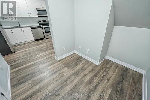 713 - 2635 William Jackson Drive, Pickering, ON - Indoor Photo Showing Kitchen