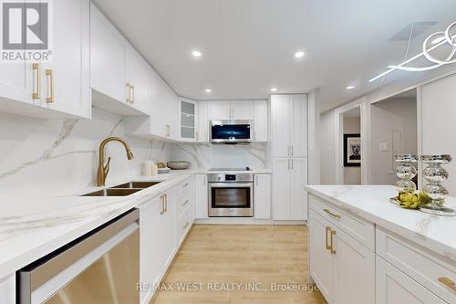 1108 - 1555 Finch Avenue E, Toronto, ON - Indoor Photo Showing Kitchen With Double Sink With Upgraded Kitchen