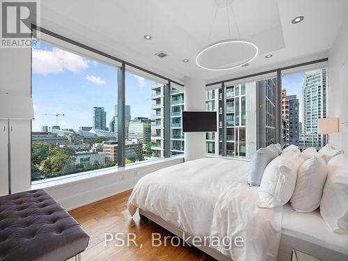 906 - 77 Charles Street W, Toronto, ON - Indoor Photo Showing Bedroom